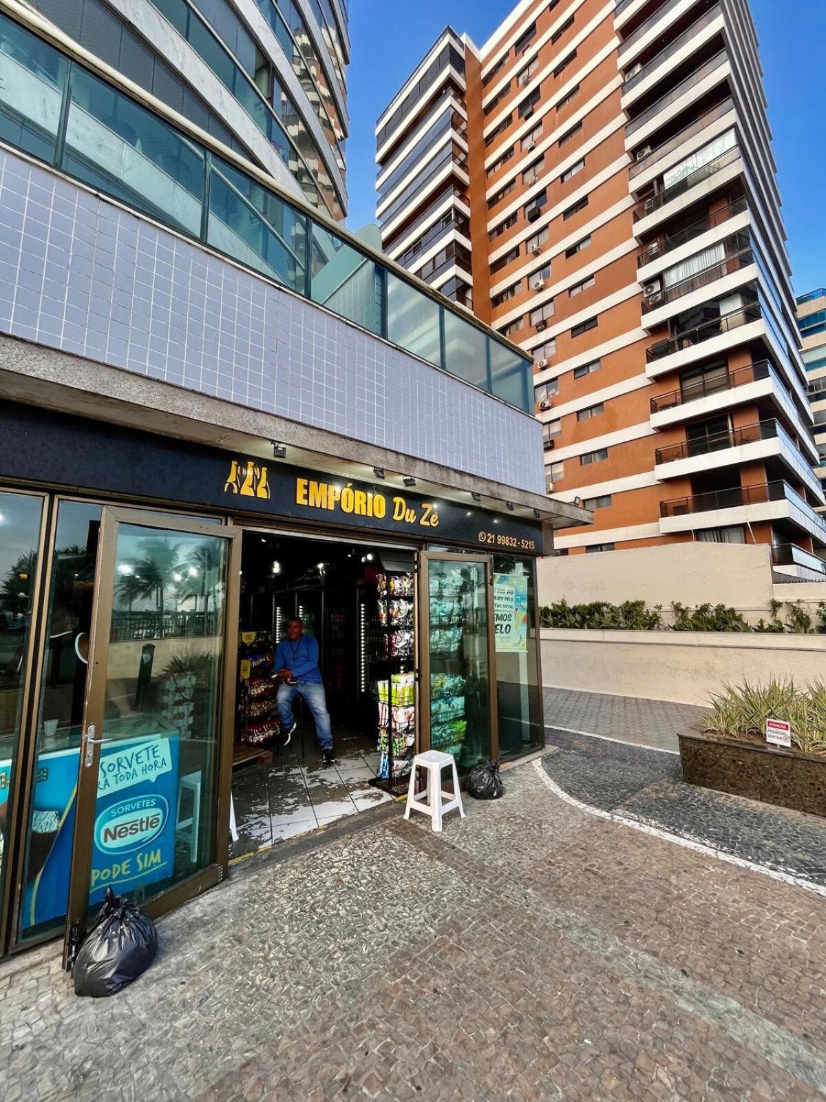 Apartemen Apto Em Frente A Praia-royalplaza-barra Da Tijuca
